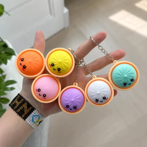 Uroczy świecący brelok Baozi z mini parowarem