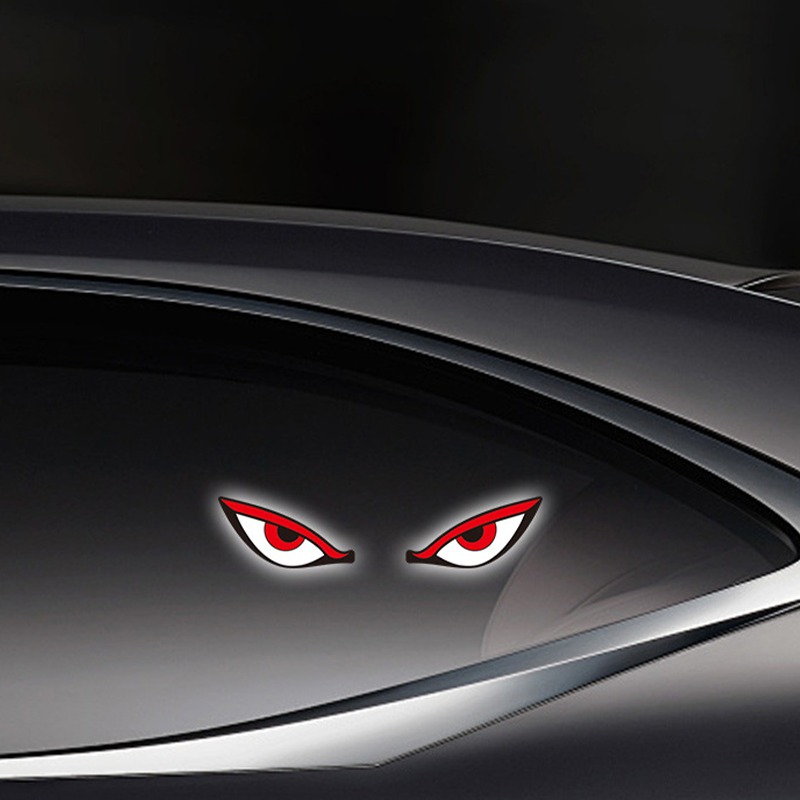 Zasilana energią słoneczną lampka LED na szybę samochodową „Demon Eye”