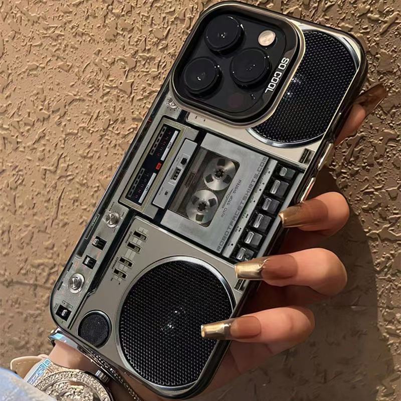 Etui na telefon z motywem retro kasety